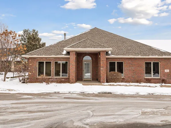 171 W Canyon Dr, Hudson, WI 54016