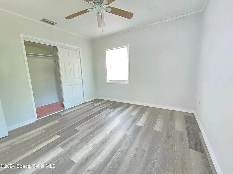 484 Poinciana Dr — Photo 4
