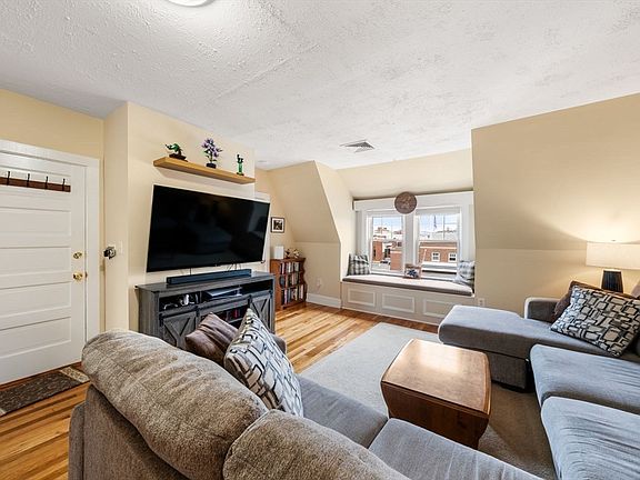 5th image of 4 Alden St #3