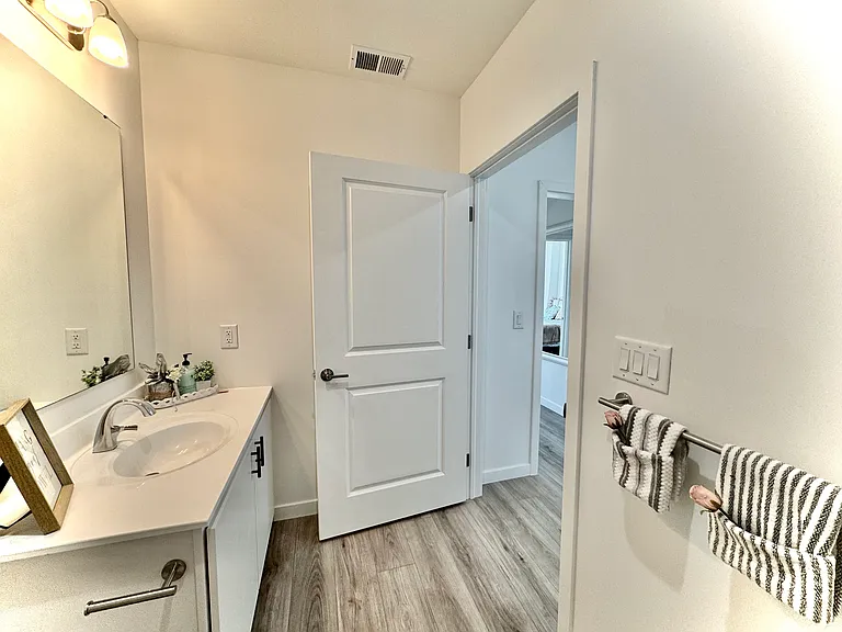 915 N Broad St #610 — Photo 16