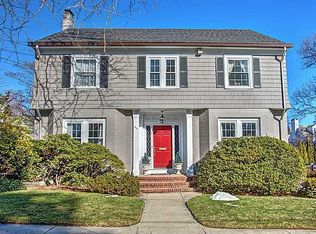 94 Woodbury St, Providence, RI 02906