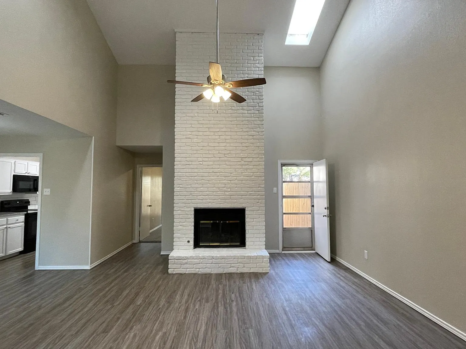 522 N Fulton Ave — Photo 2