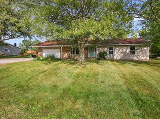 702 Northwood Dr, Mahomet, IL