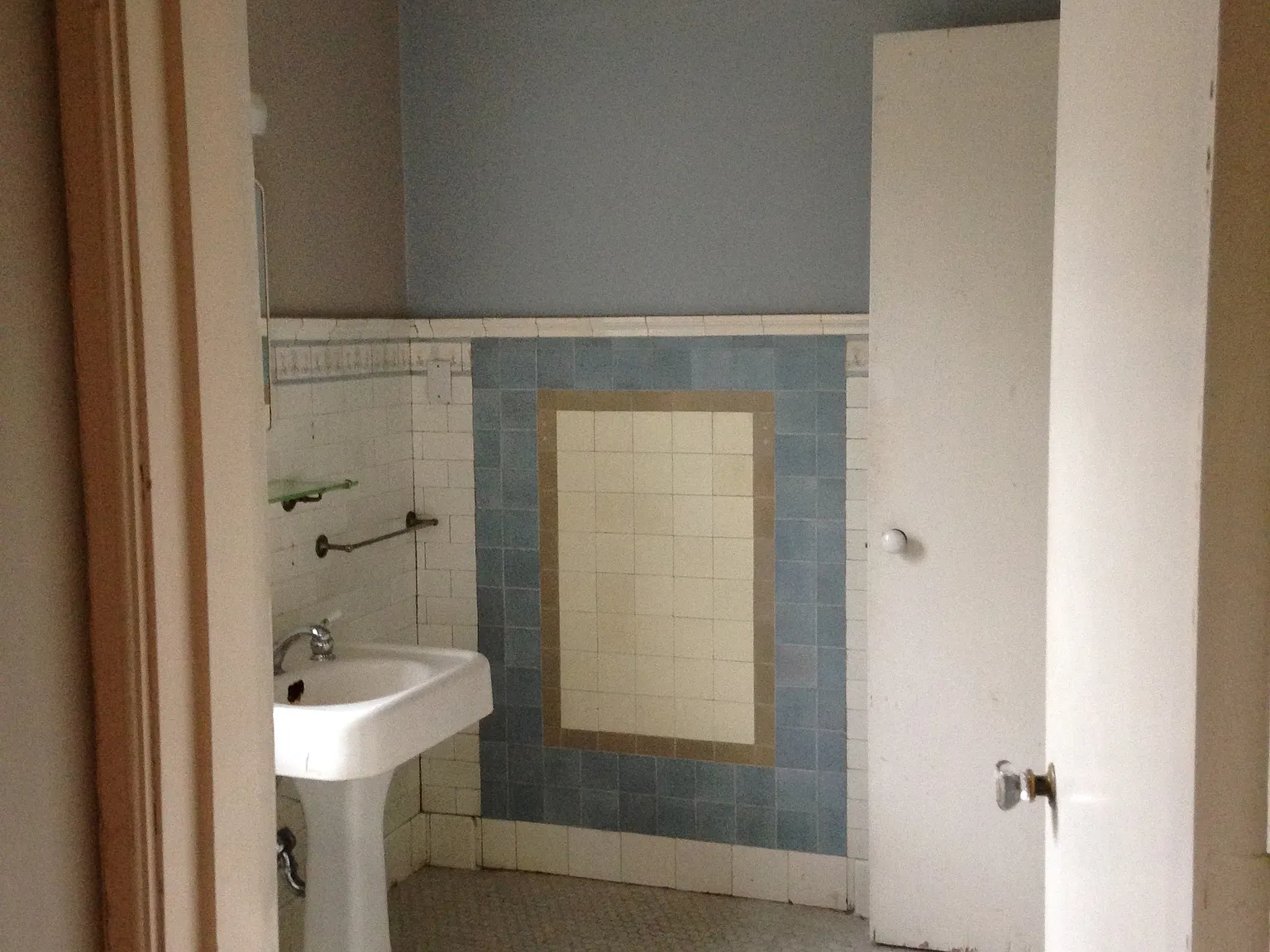 2 bed, 1.5 bath, 1000 sqft, $965 — Photo 3