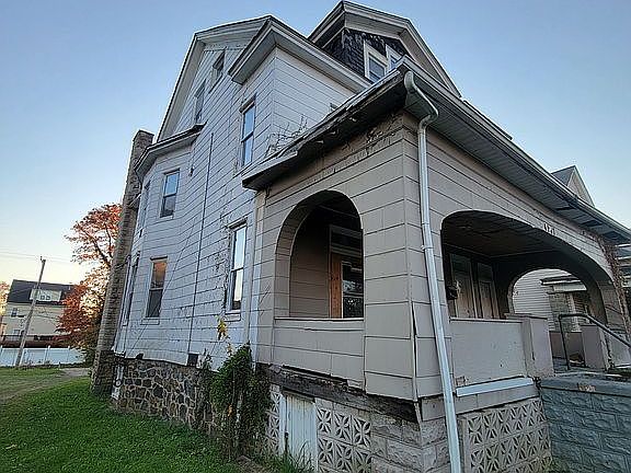 3rd image of 4107 Liberty Heights Ave
