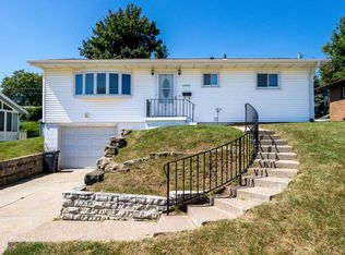 2887 Timberline St, Dubuque, IA 52001