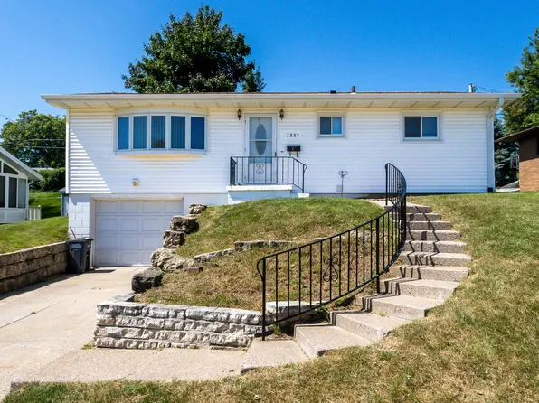 2887 Timberline St, Dubuque, IA 52001