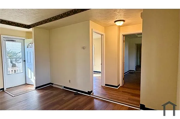 Building Photo - 1206 Lawrence Rd NE #3