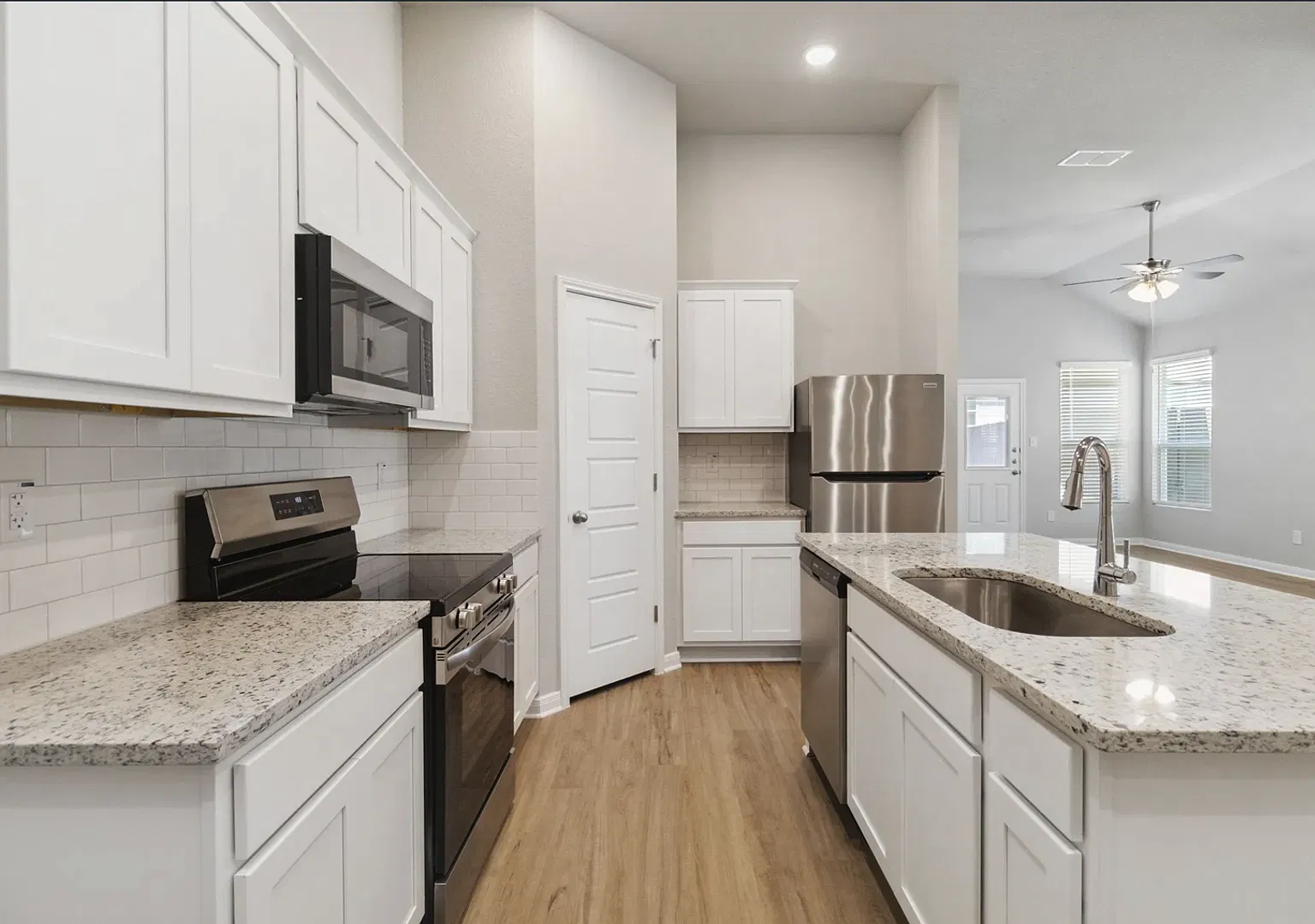 Luxury Duplex | 3 Bed/2 Bath | 1-Story | Covered Patio | Near Randolph AFB & Ft Sam — Photo 4
