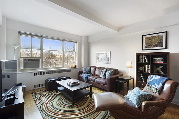 Rented by SP Realty | media 8