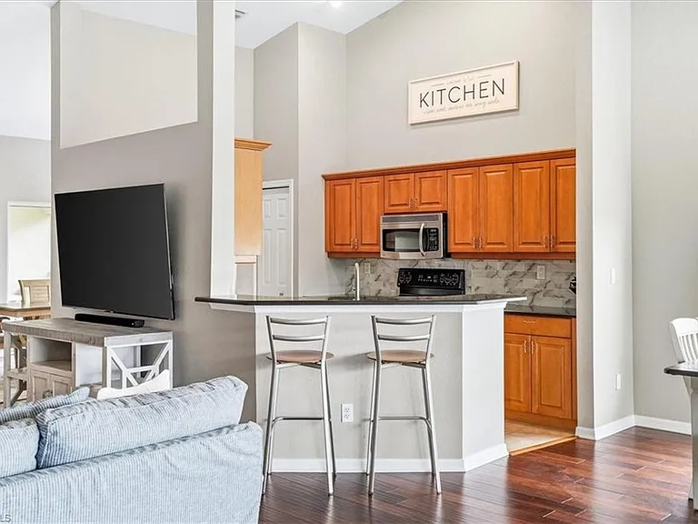 5615 Sherborn Dr #201 — Photo 8