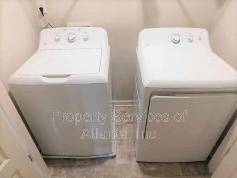 2633 Parrish Ct — Photo 10