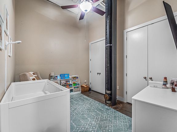 5th image of 1501 W Horatio St APT 105