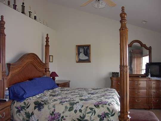 2nd image of 5819 Acorn Knoll Pl