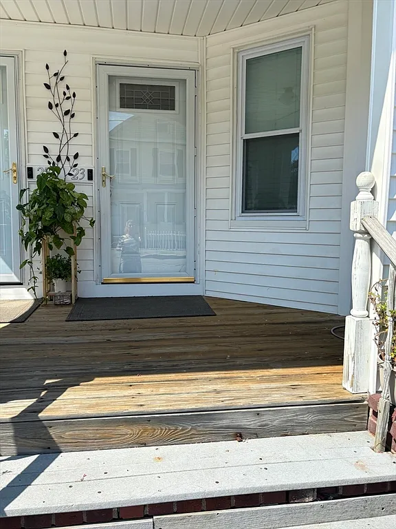 3 bed, 1.0 bath, 1500 sqft, $3,500 — Photo 3
