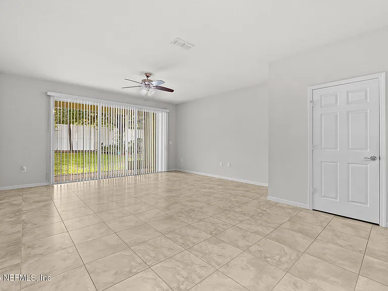 6791 Roundleaf Dr — Photo 14
