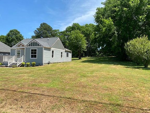 Large side and back yard