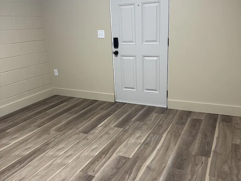 200 Morgan Oak St #101 — Photo 4