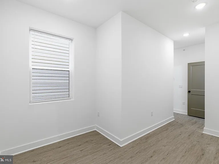 4021 Brown St #3 — Photo 10