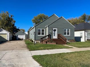 711 3rd Ave E, Williston, ND 58801