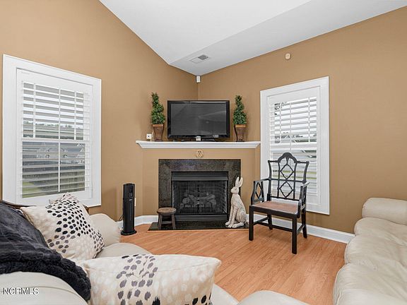 5th image of 48 Wildberry Drive