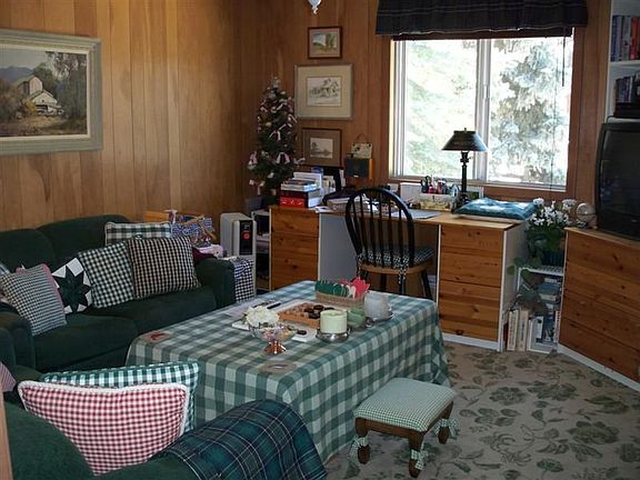 4th image of 143 Finch Dr