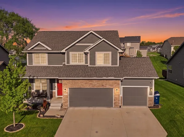 5421 150th St, Urbandale, IA 50323