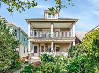 1082 Maryland Ave, Grosse Pointe, MI 48230