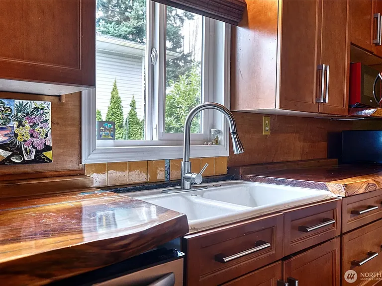 1555 Panorama Dr — Photo 4