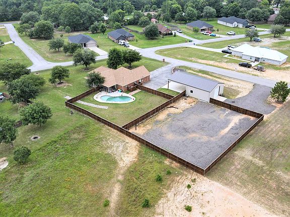 3rd image of 11906 Meadow Creek Dr