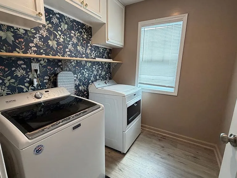 1097 Sapphire Dr — Photo 14