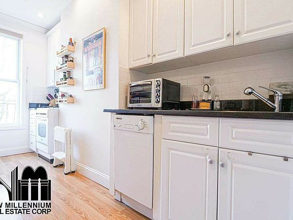 4th image of 359 14th St #3