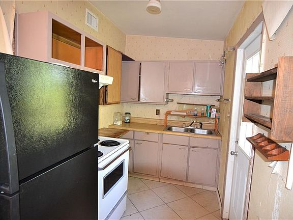 5th image of 21455 Kenyon Ave