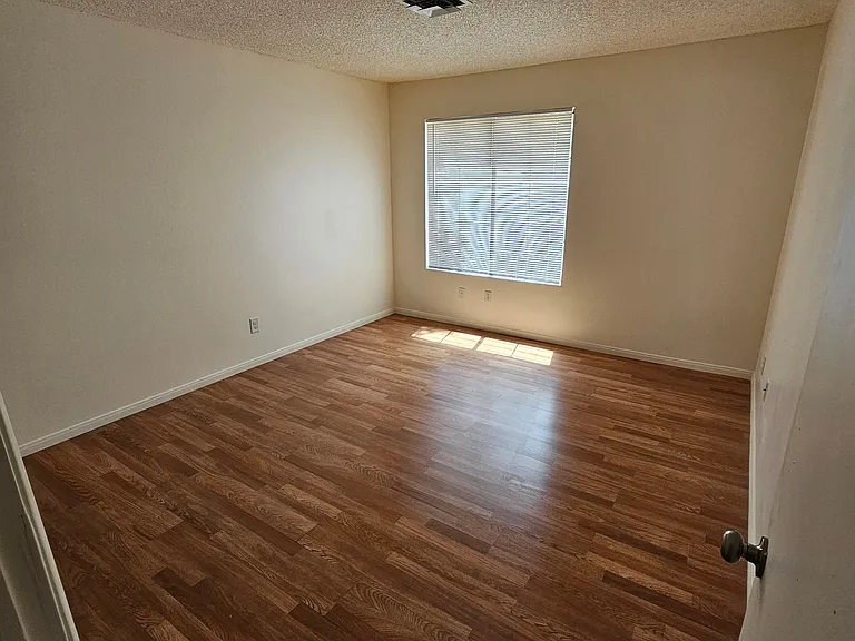 4805 Nara Vista Way — Photo 12