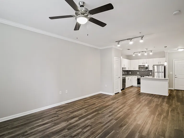 1105 Town Brookhaven Apartments — Photo 10