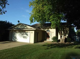 1208 S Joliet Ave, Sioux Falls, SD 57110