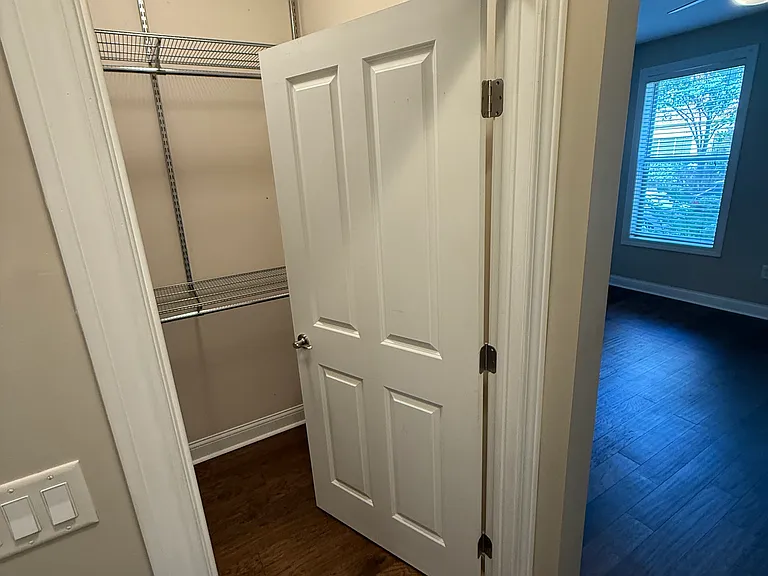 950 Perry St — Photo 15