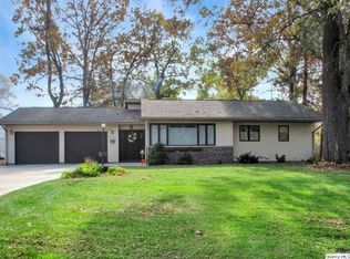 6026 Hickory Grv N, Quincy, IL 62305