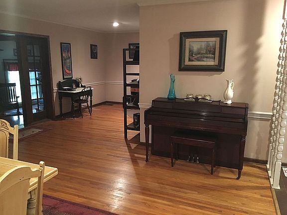 5th image of 515 Gene St