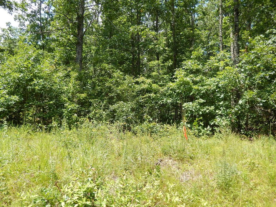 2nd image of 2037 Iowa Dr