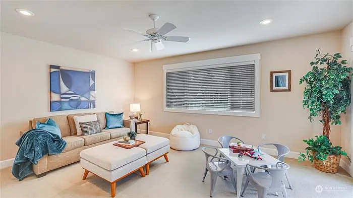 5 bed, 3.5 bath, 2840 sqft, $5,500 — Photo 2