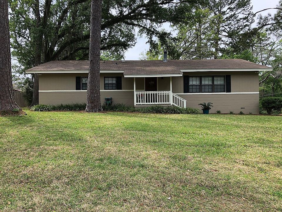 1st image of 1526 Coombs Dr