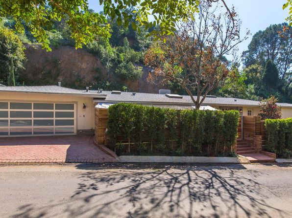 9520 Gloaming Dr, Beverly Hills, CA 90210 property photo