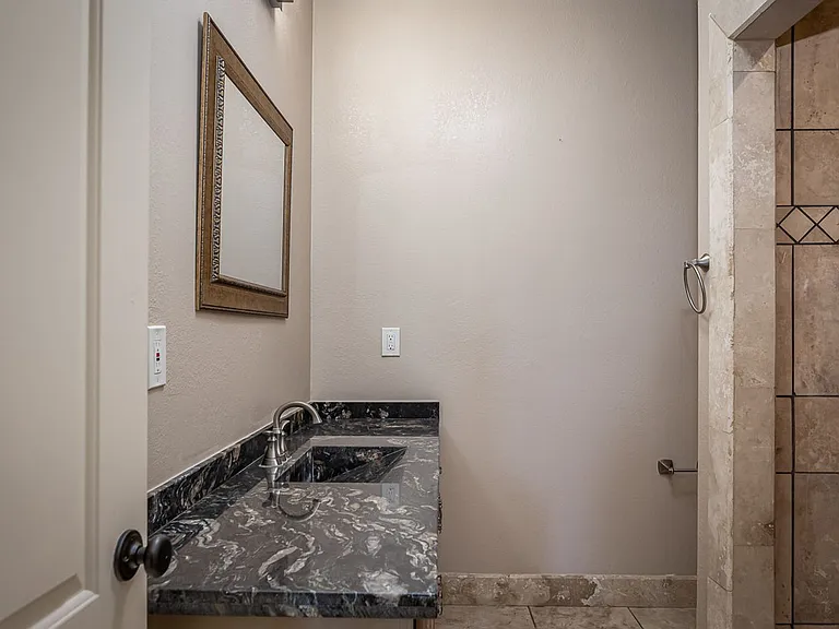 101 Margaret Ln — Photo 15