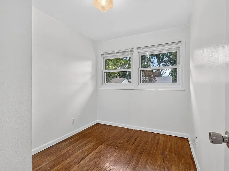 10328 Dudley Dr — Photo 22