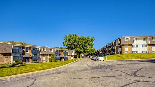 Royal Ridge Apartments Photo 1