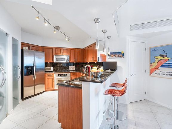 4th image of 347 N New River Drive #1410