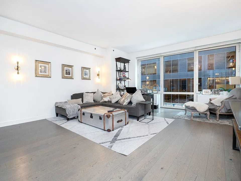 67 Liberty St #3