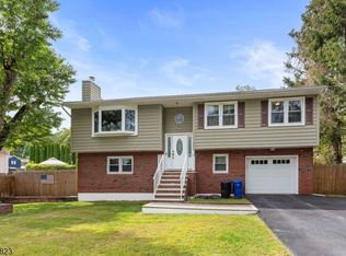 134 Monroe Trl, Hopatcong, NJ 07843