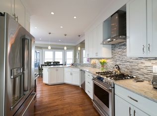 9738 Rolling Ridge Dr, Fairfax Station, VA 22039